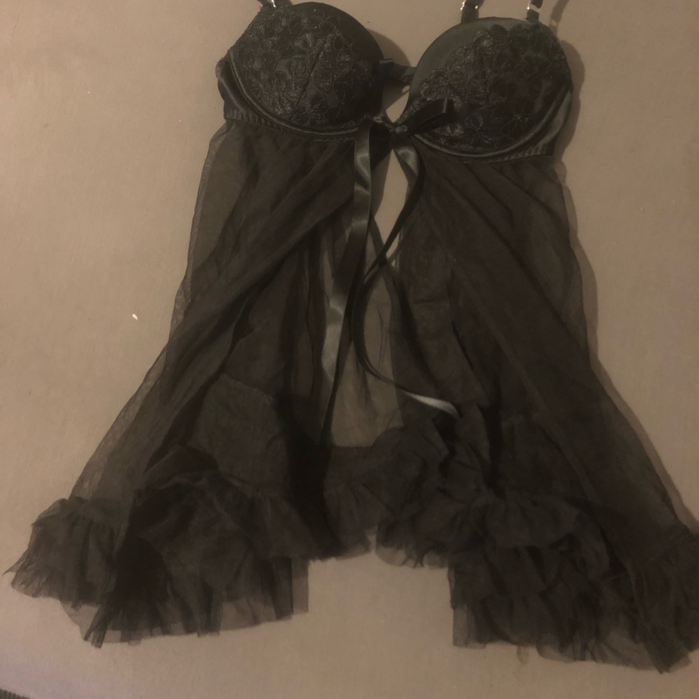 Victoria Secret lace lingerie top size 32b